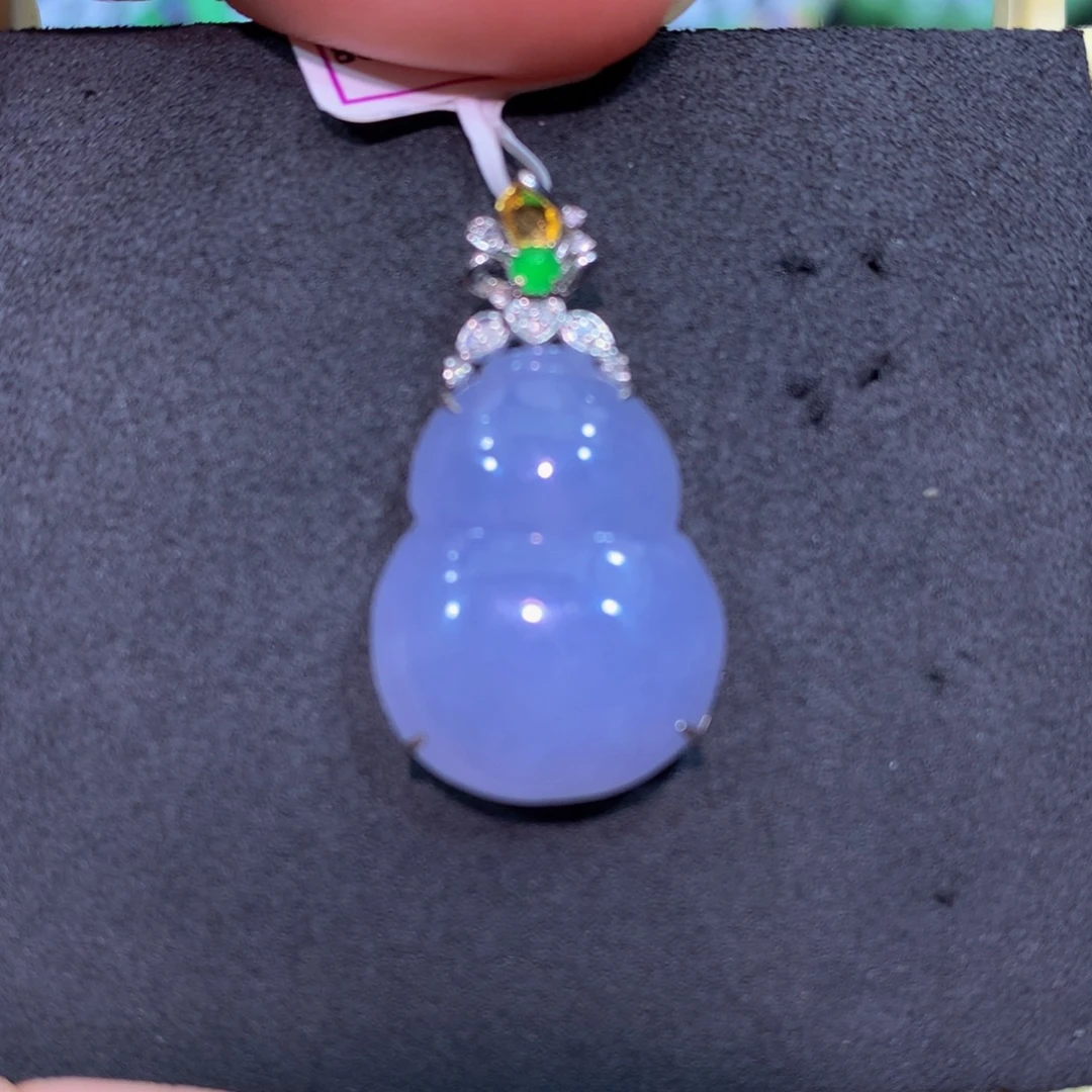 翡翠18K金镶嵌颈饰翡翠