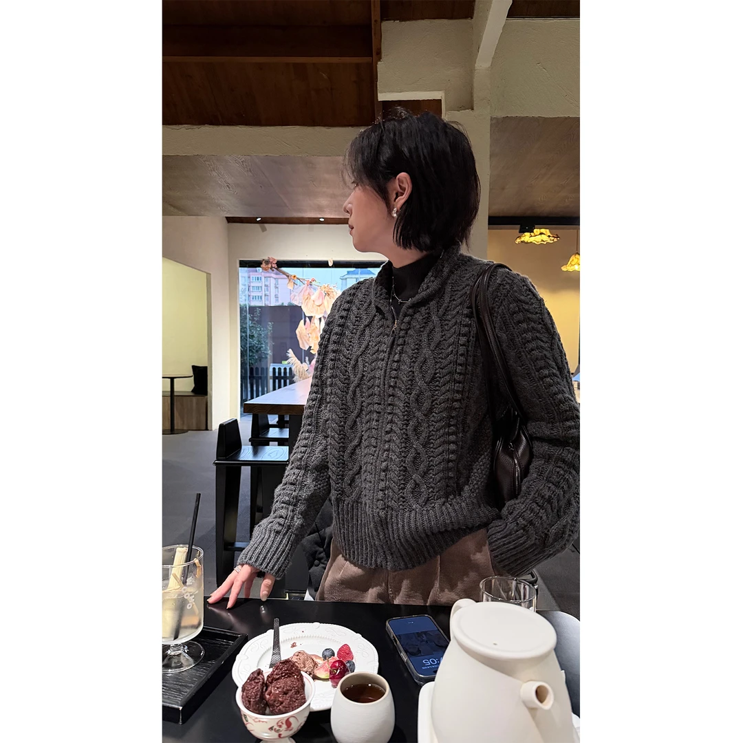 苏安家|“挚爱麻花”匠心堆砌 没有比ta更显瘦 高比例羊毛麻花毛衣