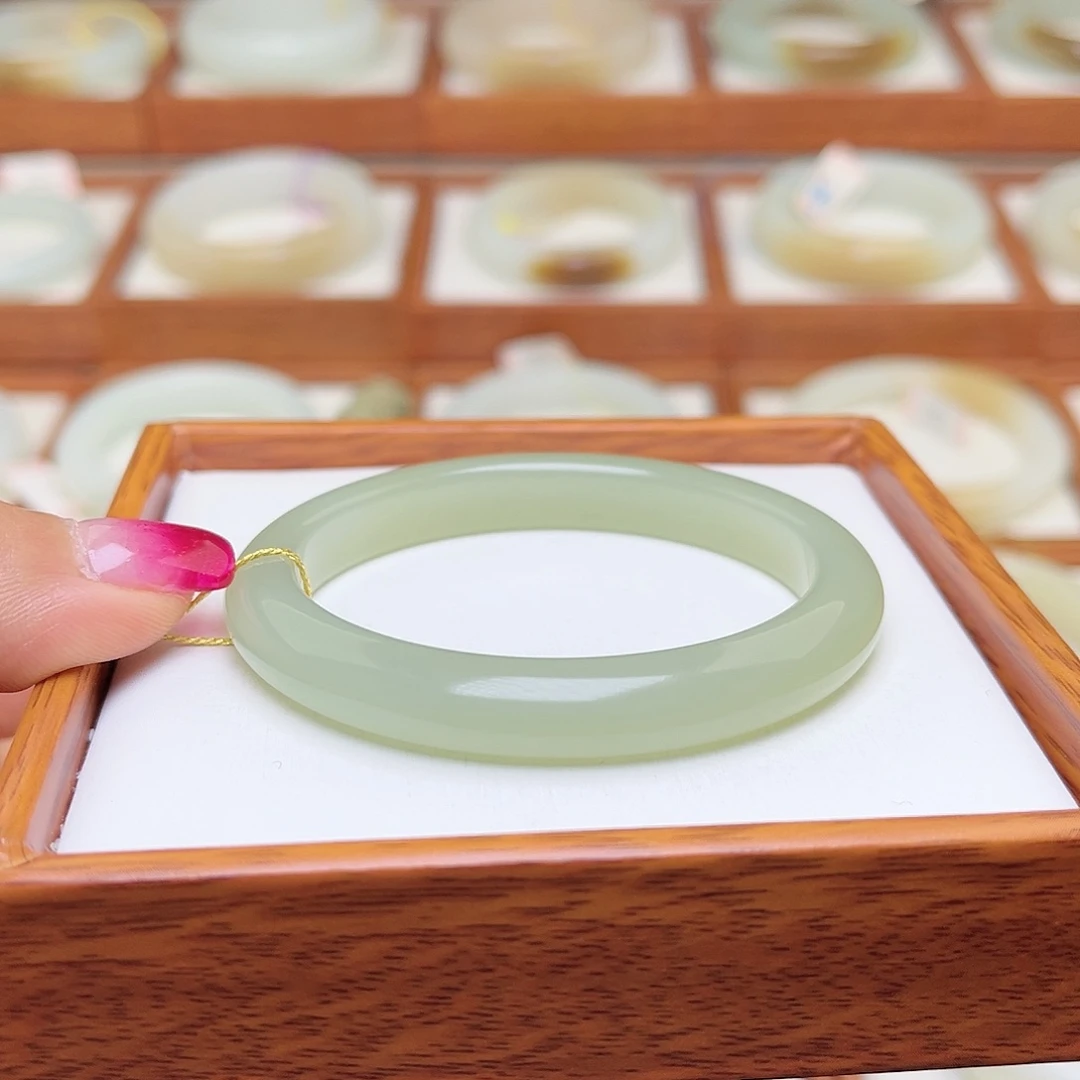 和田玉手镯未镶嵌50