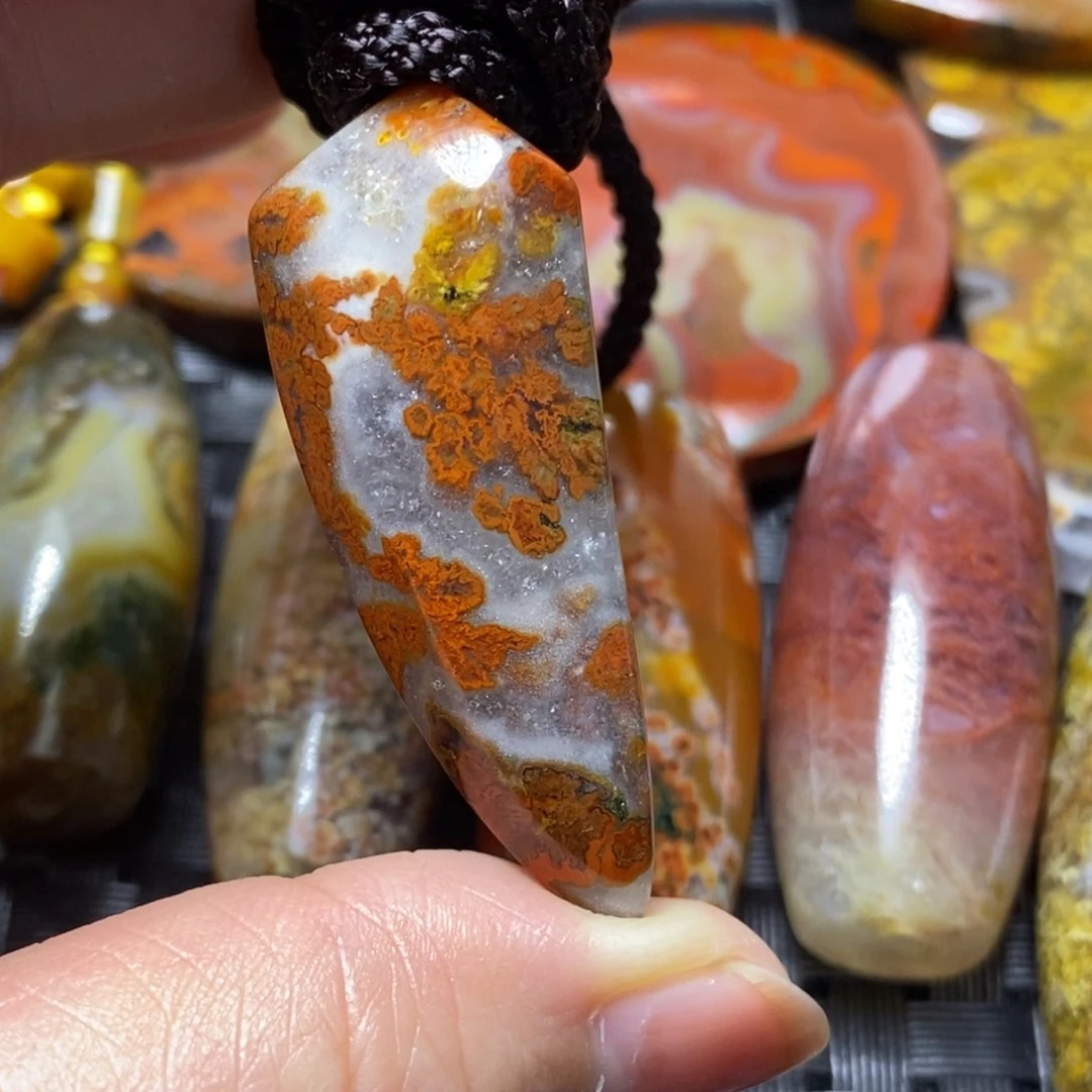 玛瑙/玉髓颈饰未镶嵌