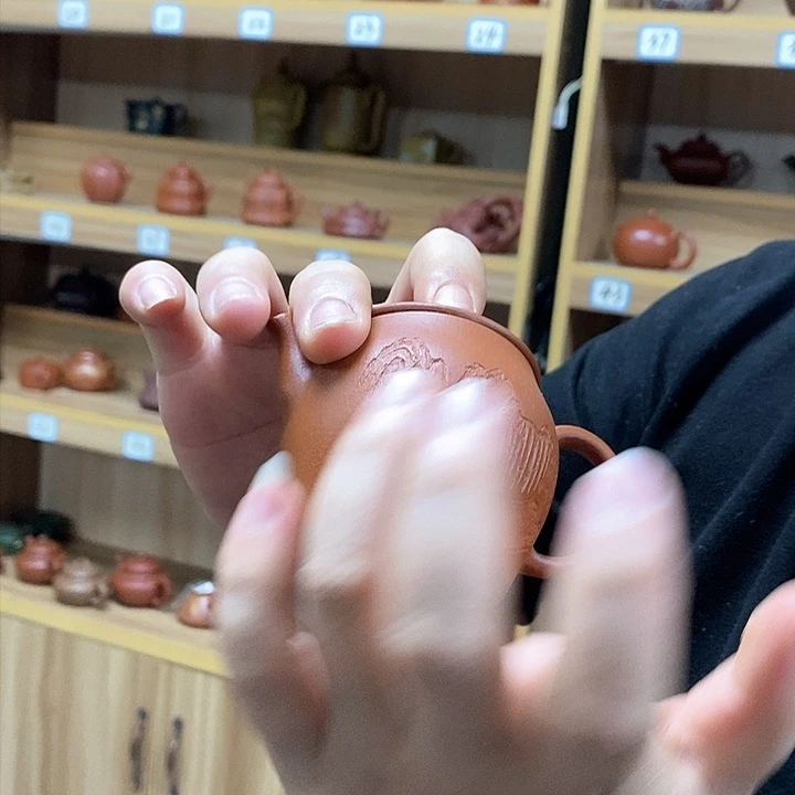 紫砂茶壶有一天太热