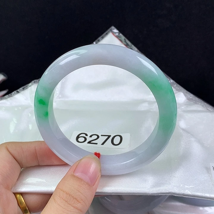 翡翠未镶嵌手镯58圈 双耳挂阳绿