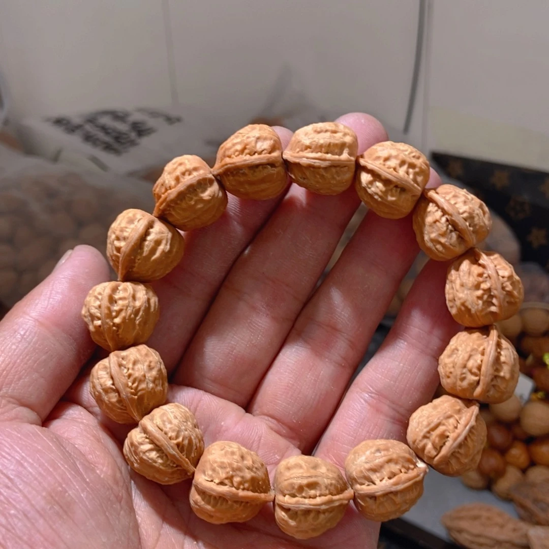 文玩核桃吊坠秋子