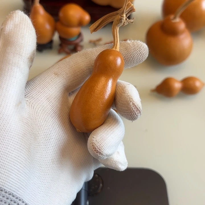 L***D天然手捻老皮的葫芦