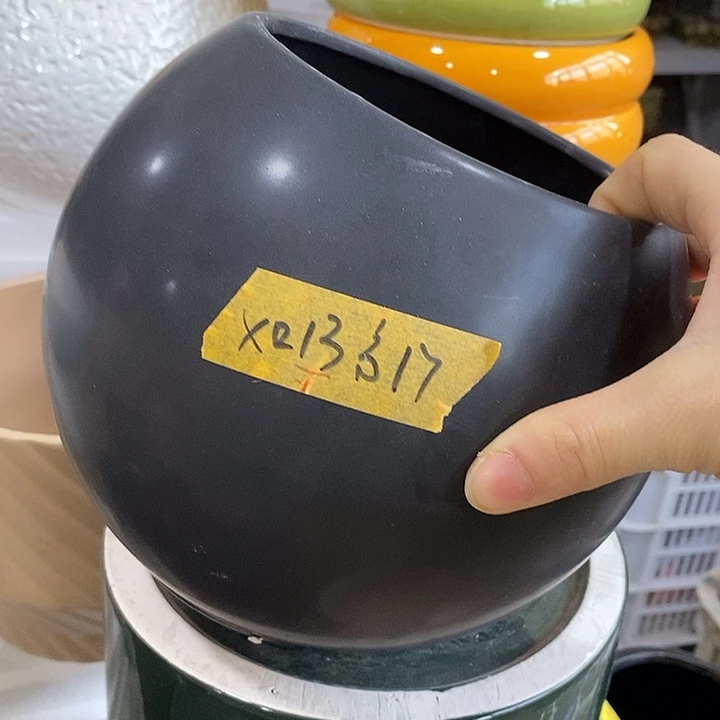 陶盆有孔 瑕疵针孔漏釉介意勿拍外口 13外高17