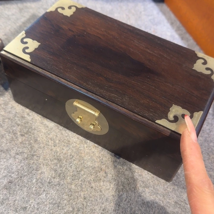 贡木首饰盒呃呃呃呃呃呃呃