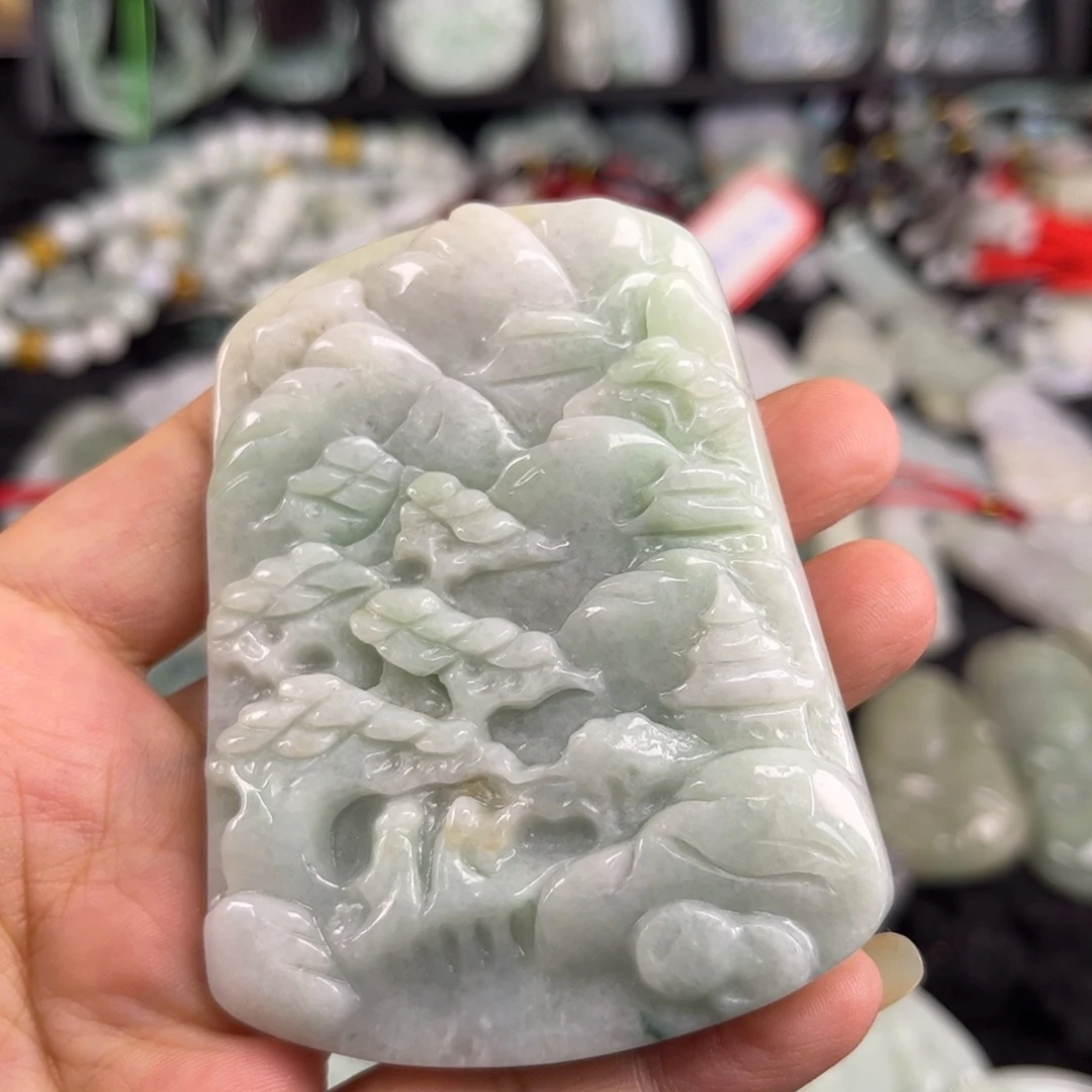 翡翠未镶嵌吊坠(不含链)瑕疵