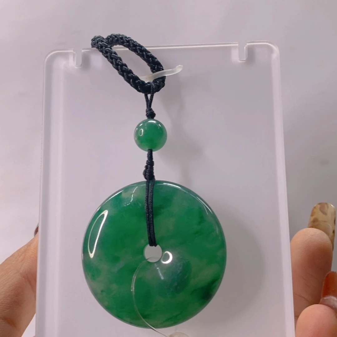 颈饰未镶嵌石英质玉