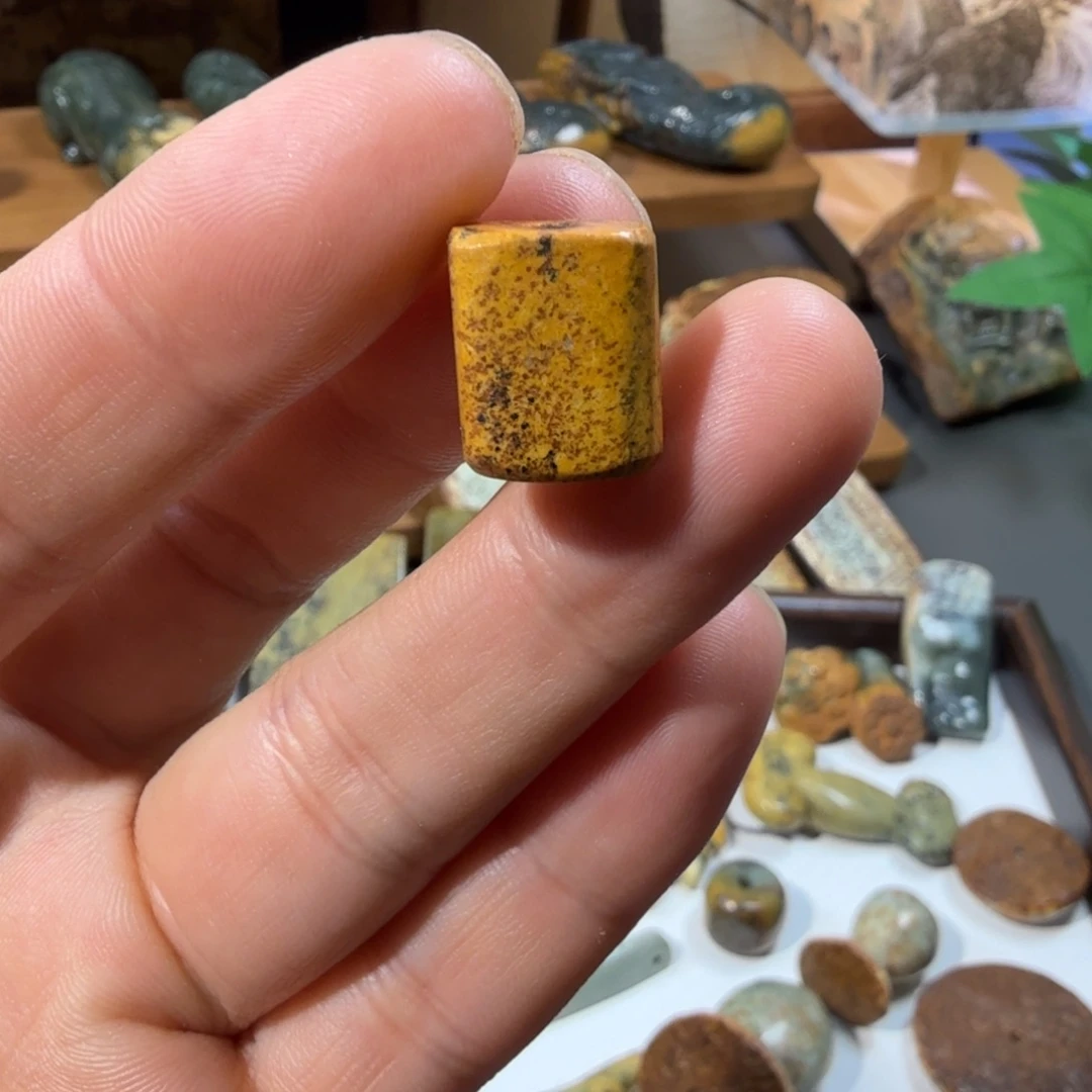 岫岩河磨玉（透闪石质玉）未镶嵌颈饰