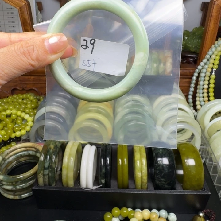 堇***曦未镶嵌蛇纹石玉手镯