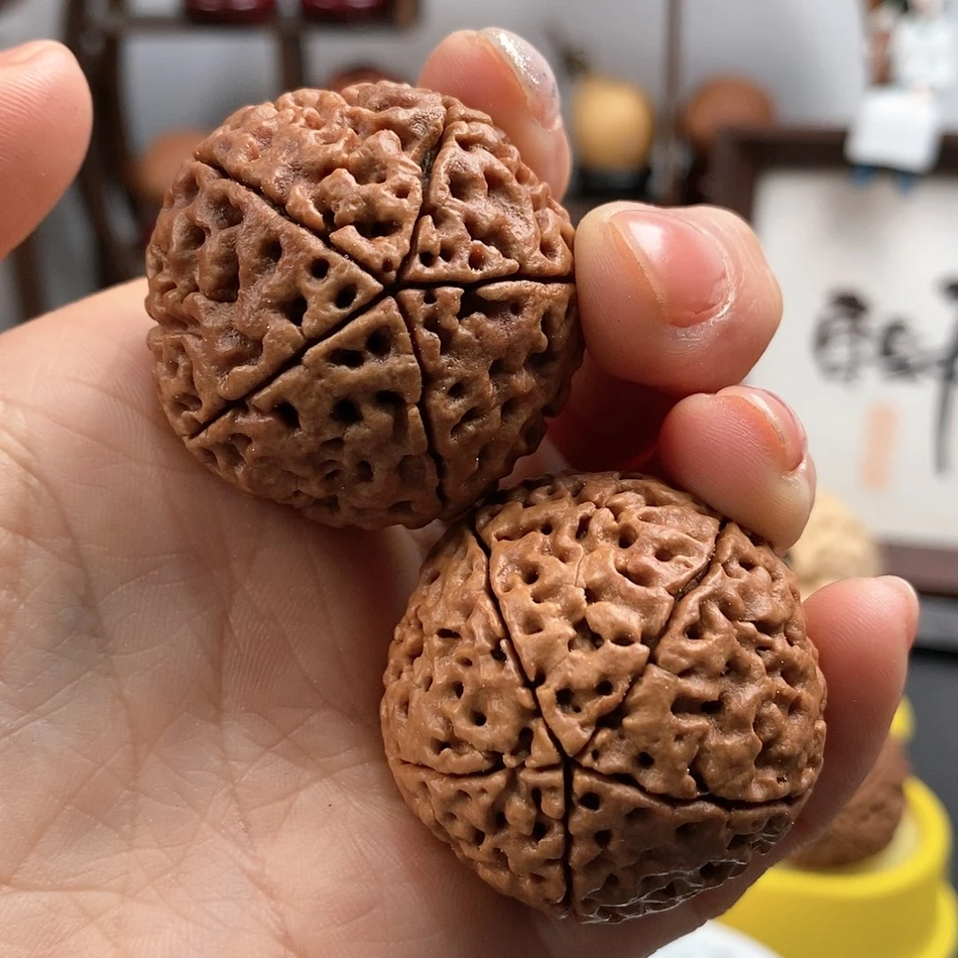 桃核把件五瓣脑纹金刚3837