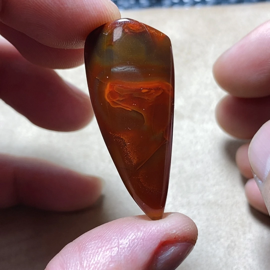 玛瑙/玉髓颈饰未镶嵌石**子