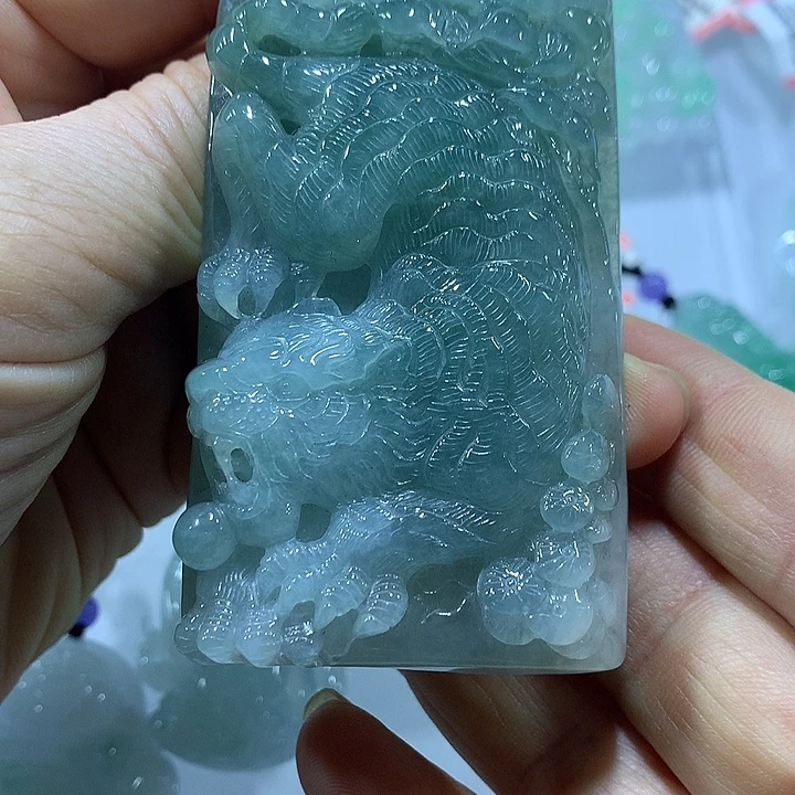 翡翠未镶嵌颈饰天然翡翠A货吊坠