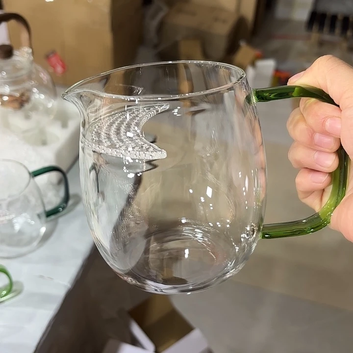 大月牙公杯浅绿。