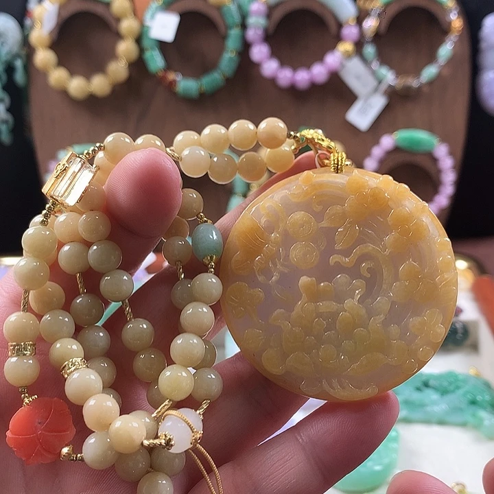 翡翠未镶嵌颈饰吊坠