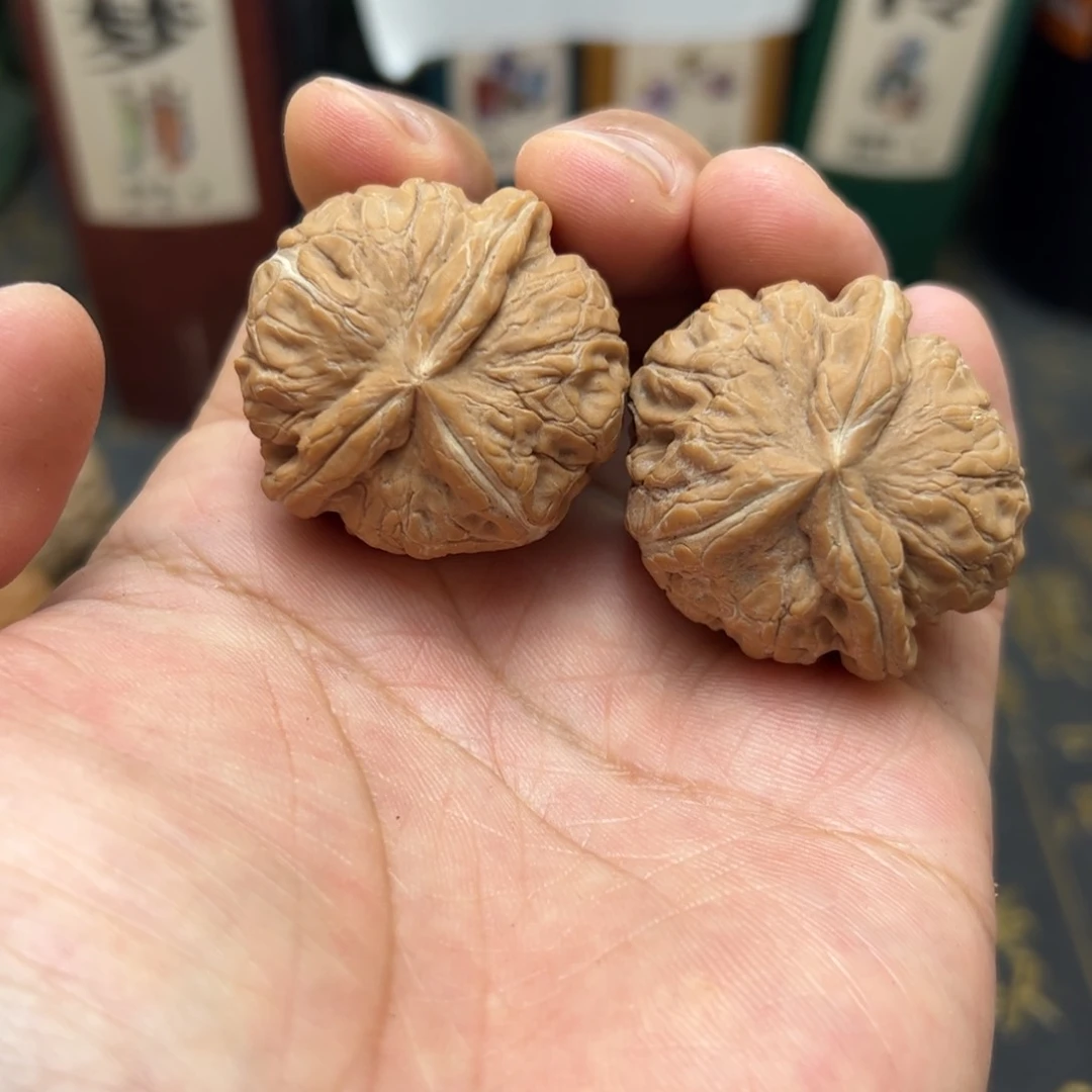 文玩核桃把件元宝全品小三棱35