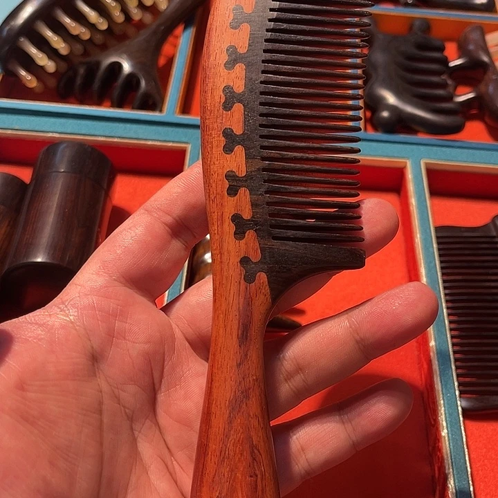 紫光檀精品苏工木梳