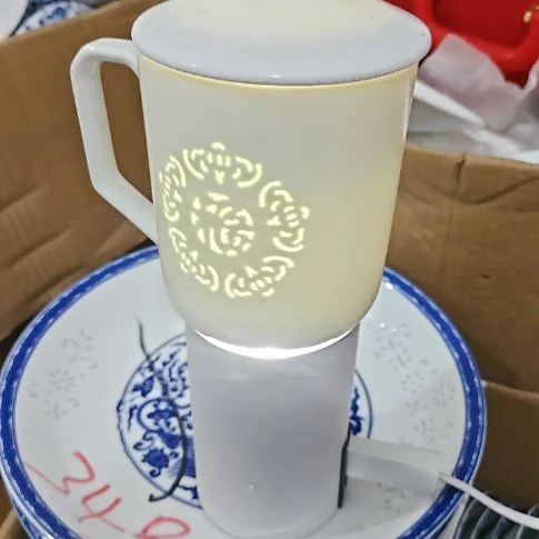 瓷玲珑福字办公杯两个带盖子微瑕疵