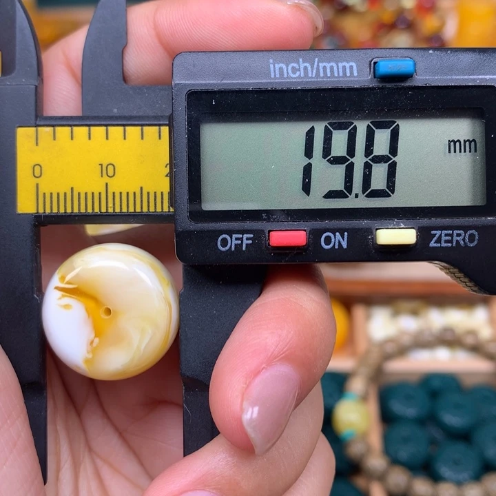 非金属仿琥珀配饰66