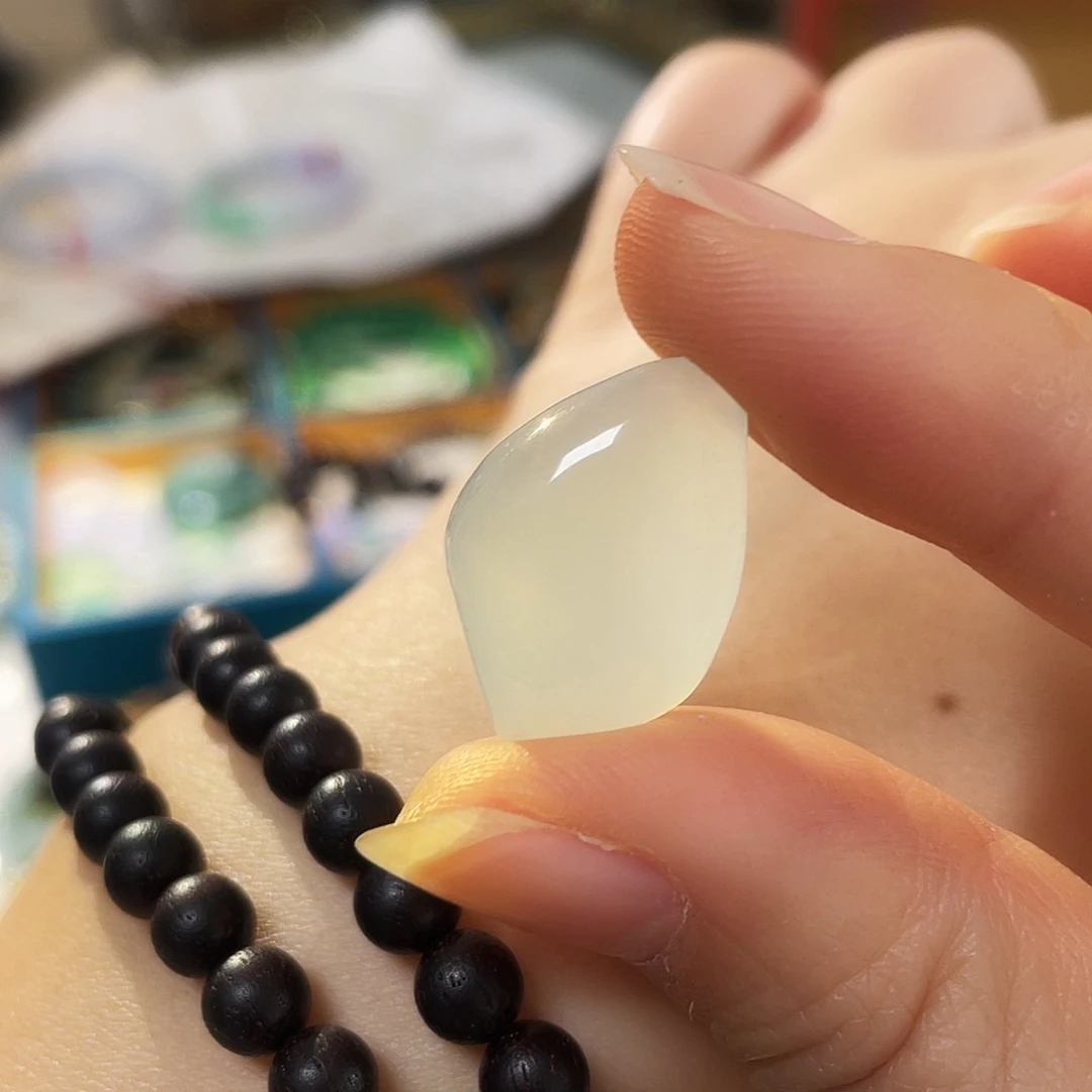 翡翠未镶嵌颈饰随行吊坠