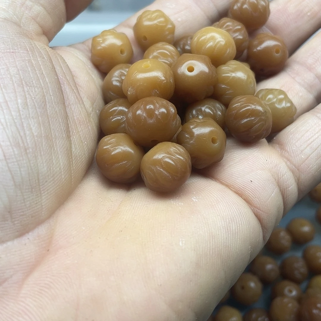 白玉菩提吊坠13吞噬30颗➕灯牌宠10颗