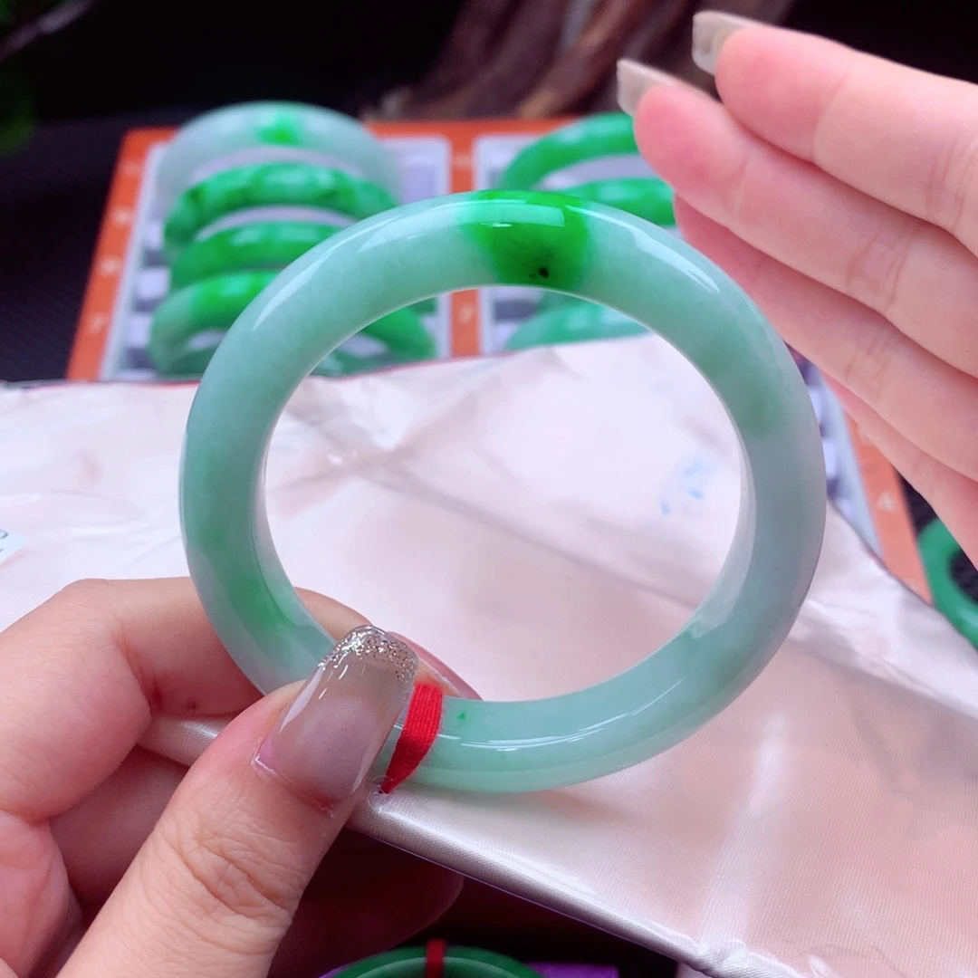 翡翠未镶嵌手镯翡翠