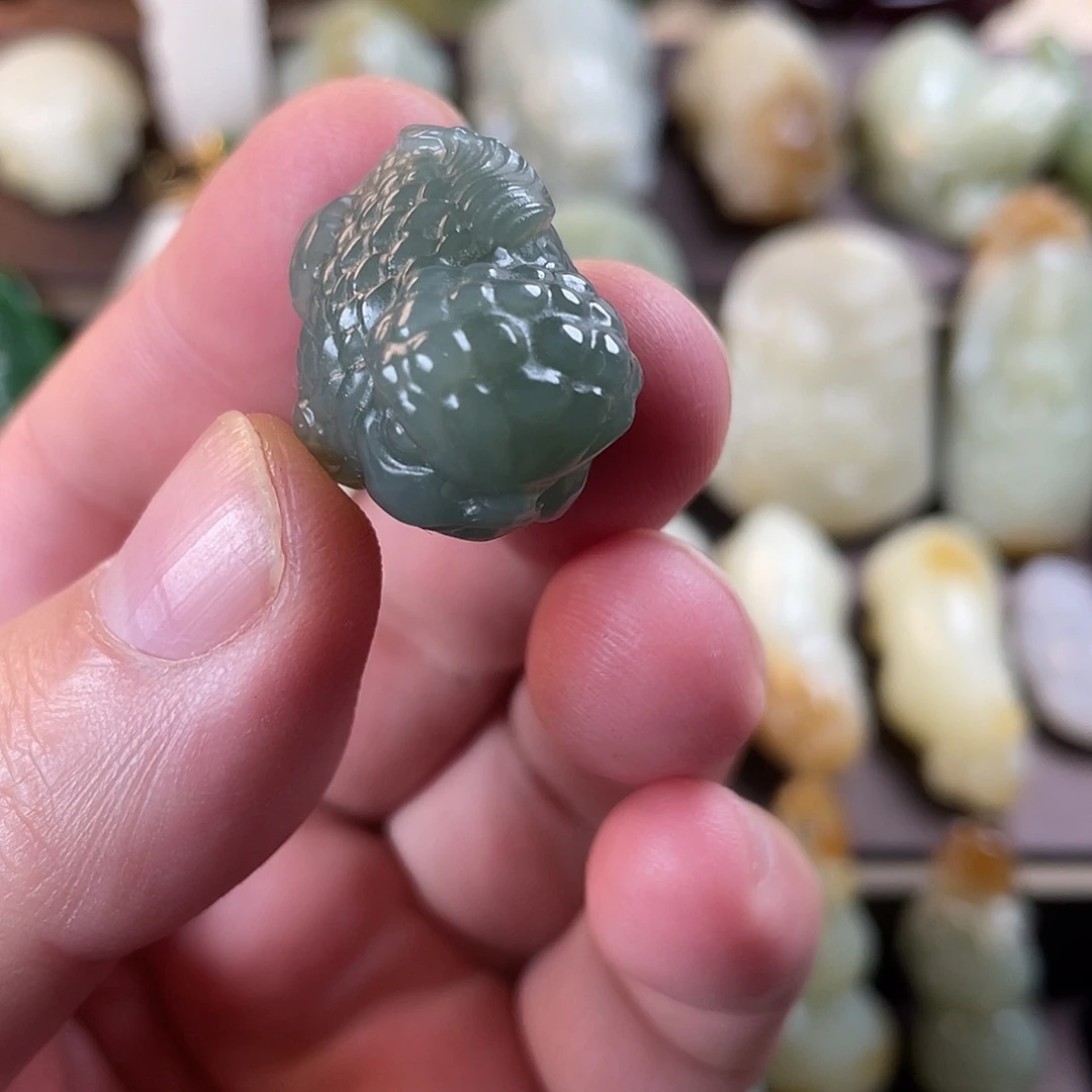 和田玉未镶嵌吊坠(不含链)小金鱼