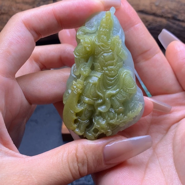 巴***岸未镶嵌定制翡翠翡翠