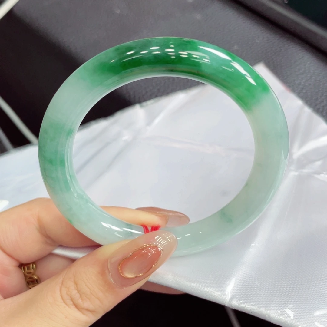 翡翠未镶嵌手镯翡翠