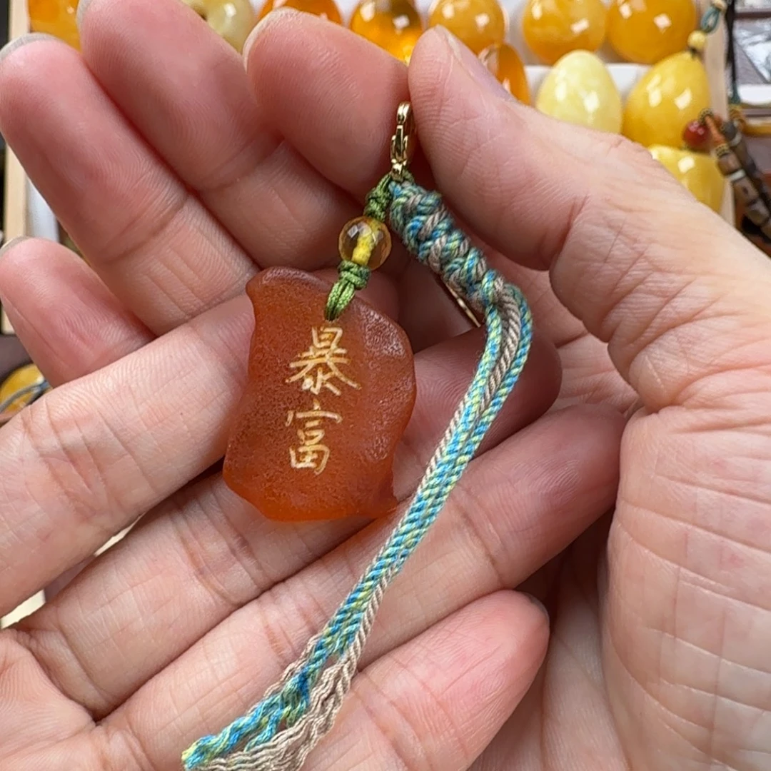 蜜蜡未镶嵌颈饰蜜蜡