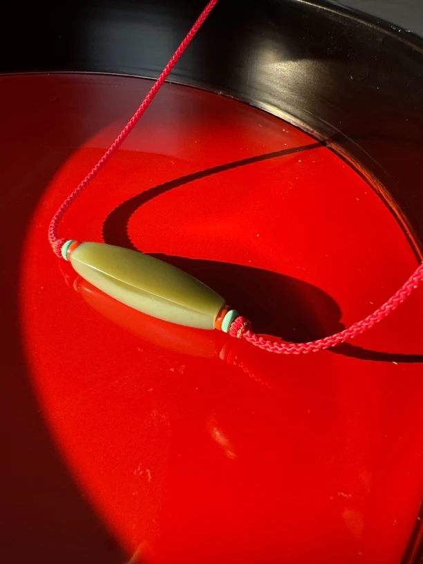 新疆和田玉且末蓝勒子