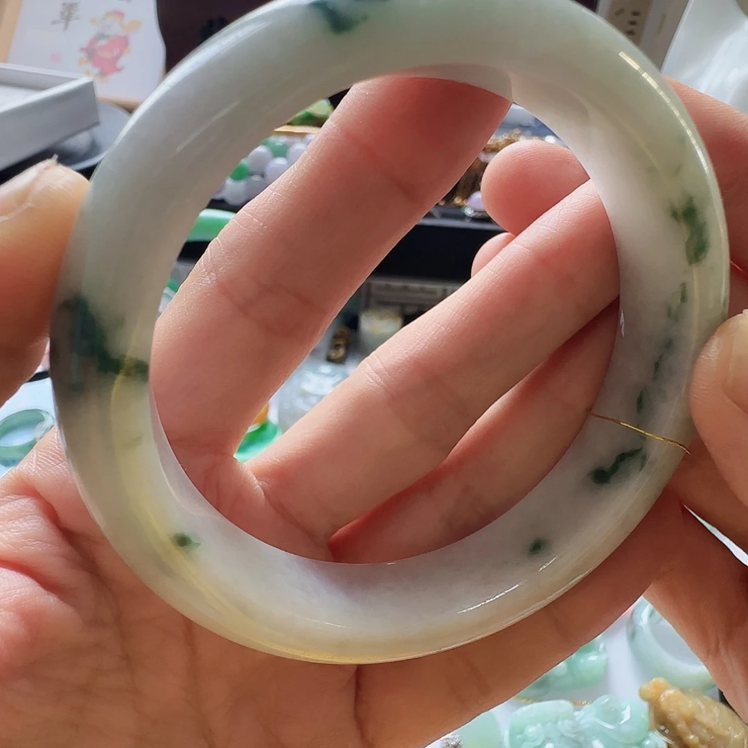 么***…翡翠未镶嵌手镯翡翠180