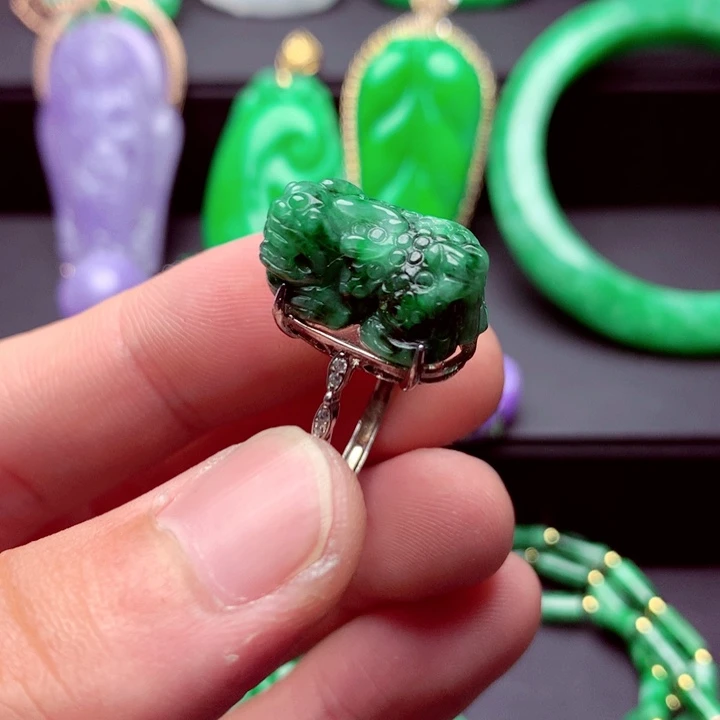 翡翠未镶嵌吊坠(不含链)