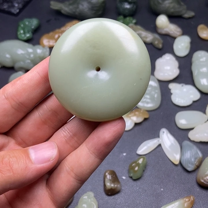 未镶嵌和田玉挂件尚*