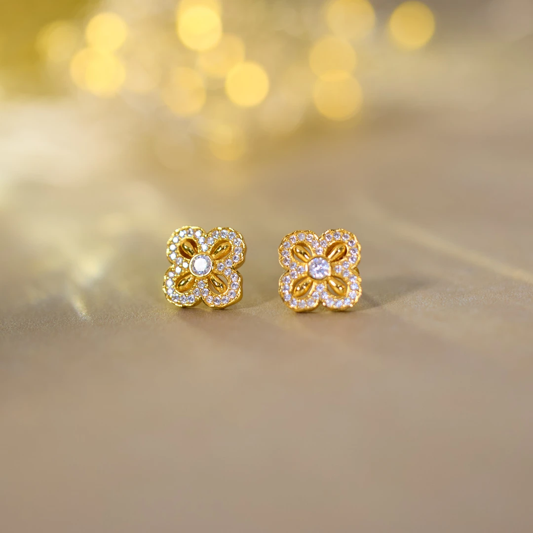 925银银制品 【歪歪】S925金刚杵耳钉（多样性发一）XB-J3870