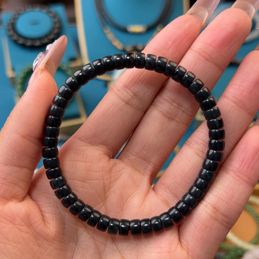 未镶嵌和田玉手链