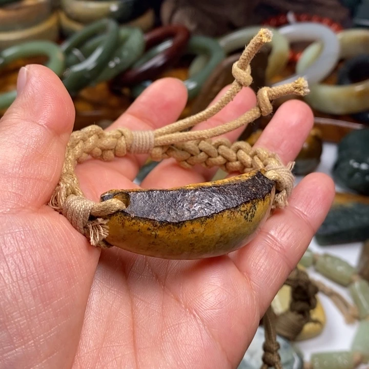 岫岩河磨玉（透闪石质玉）未镶嵌手链