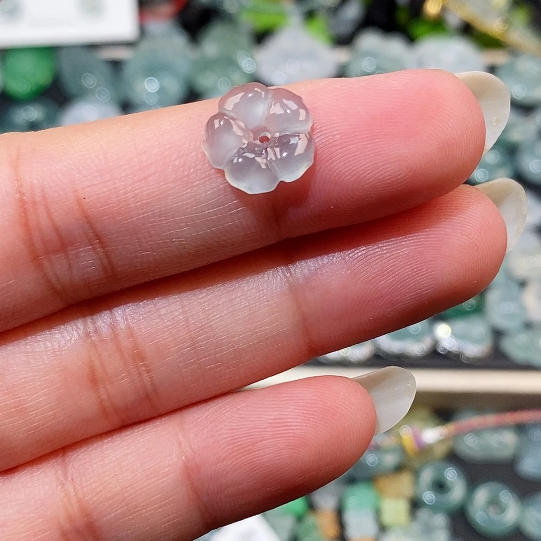 翡翠未镶嵌颈饰大花