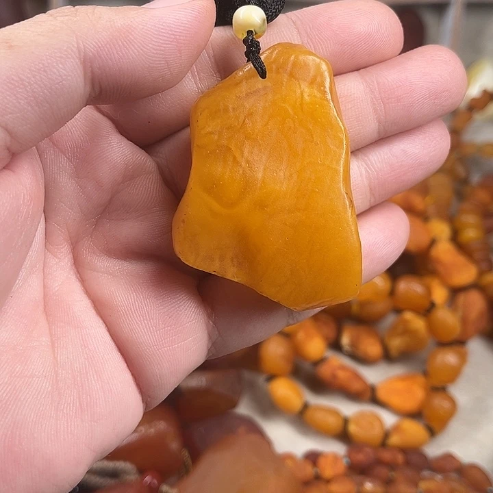 琥珀未镶嵌珠宝奇石