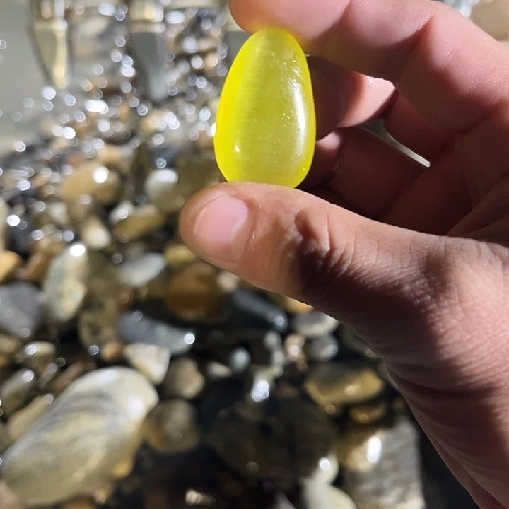 和田玉（糖玉）未镶嵌珠宝奇石