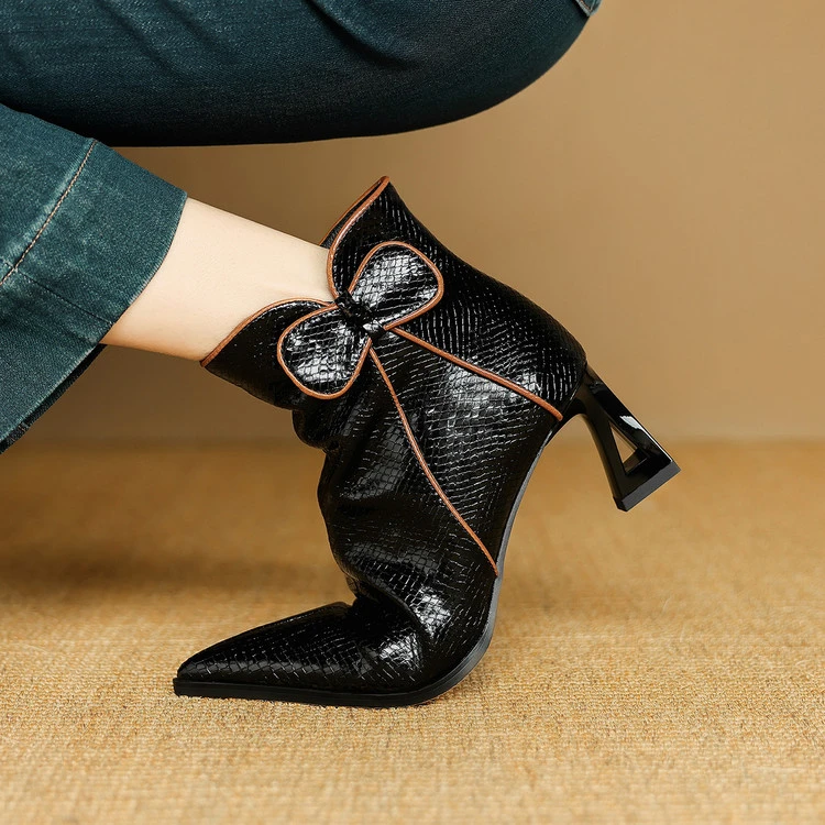 6.5cm~轻奢复古尖头小踝靴女2025秋新款法式气质尖头真皮高跟短靴