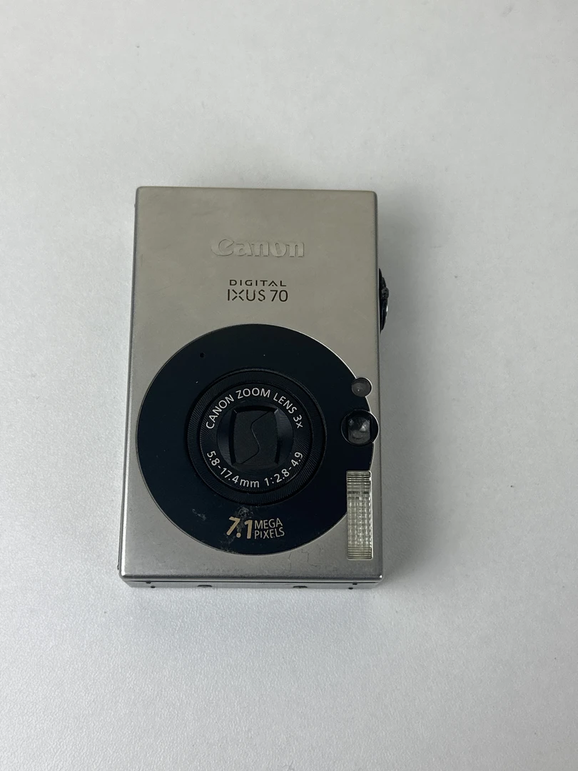 9新 Canon/佳能 佳能ixus70 710w像素 3倍光学变焦屏幕有点老化