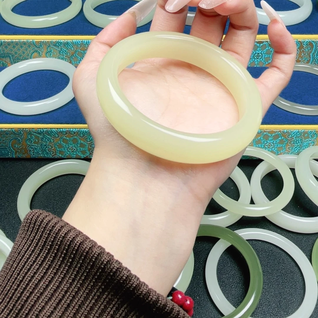 宝****57黄口正装手镯加