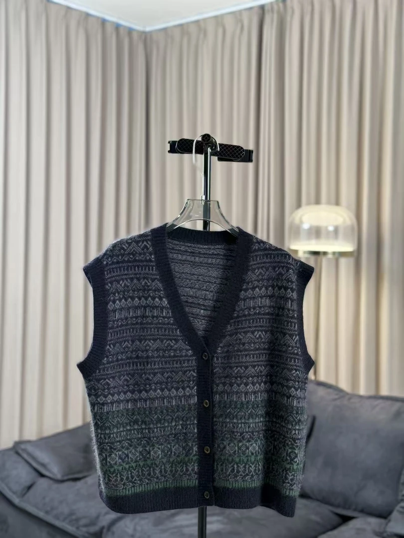 【柳青女装】2025秋季新款几何毛无袖开衫休闲百搭