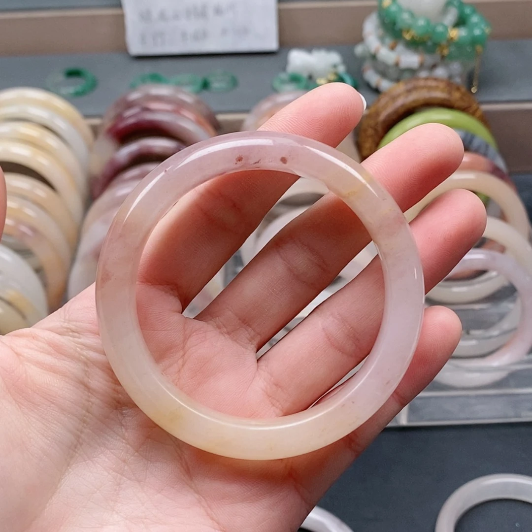 【闪购商品】石英质玉手镯未镶嵌