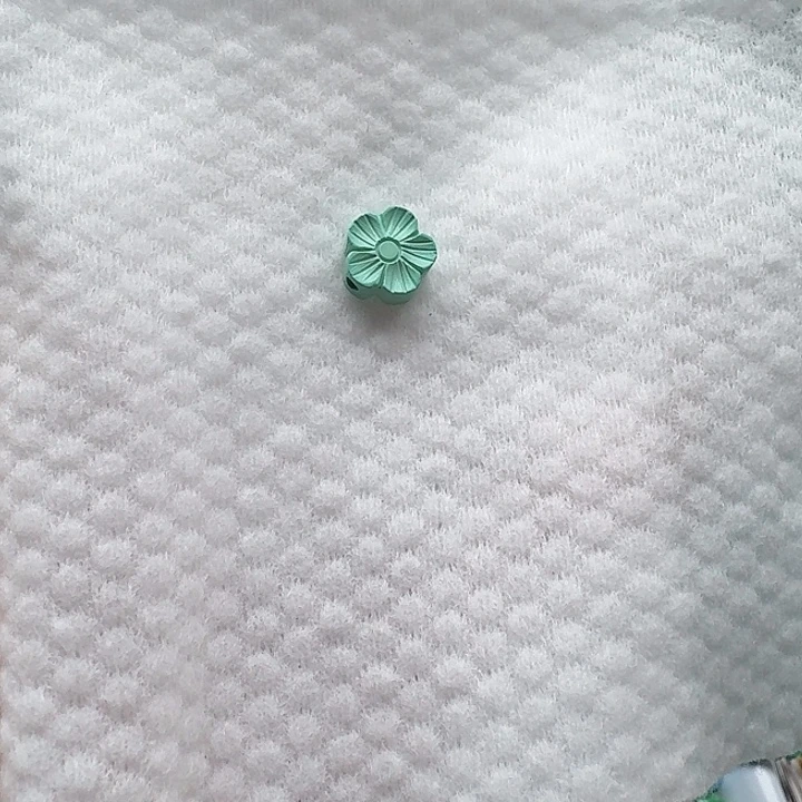 尺寸：10/4➕绿梅花 单珠一颗