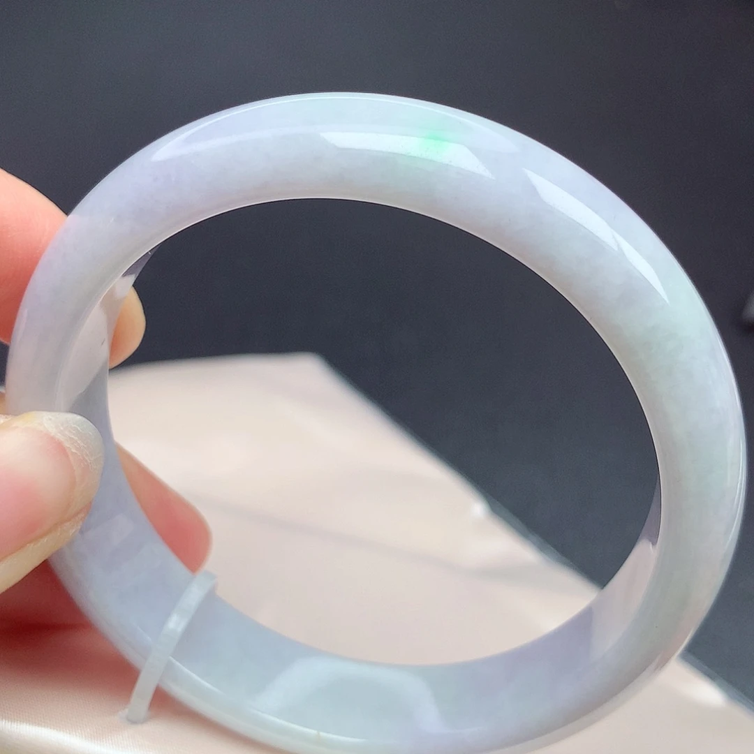 翡翠手镯未镶嵌57圈口