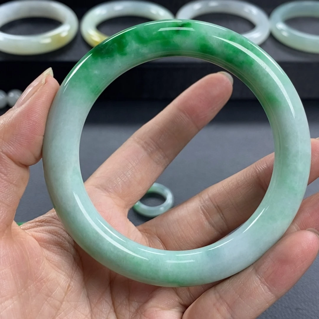****一翡翠未镶嵌手镯天然翡翠