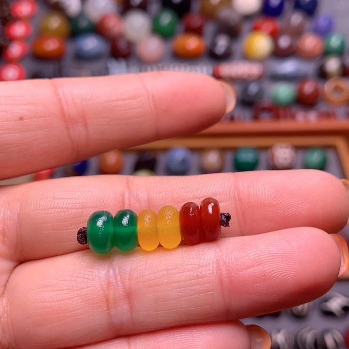 玛瑙/玉髓颈饰未镶嵌钛****土