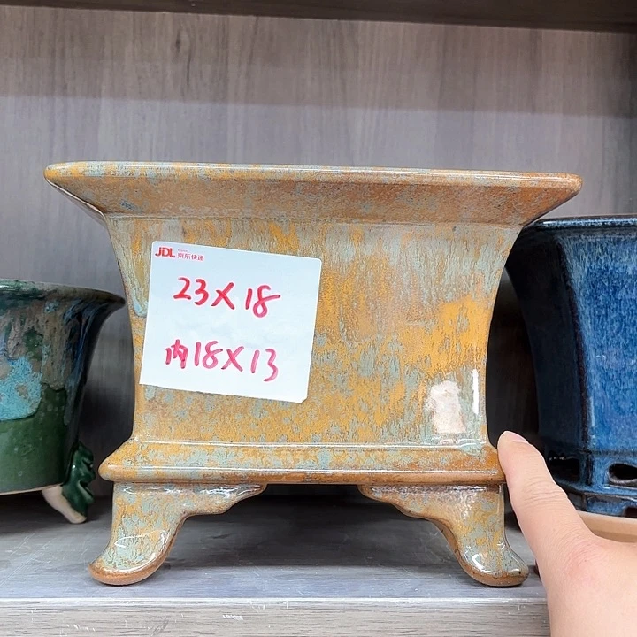 紫砂花盆紫砂的颜色很好看